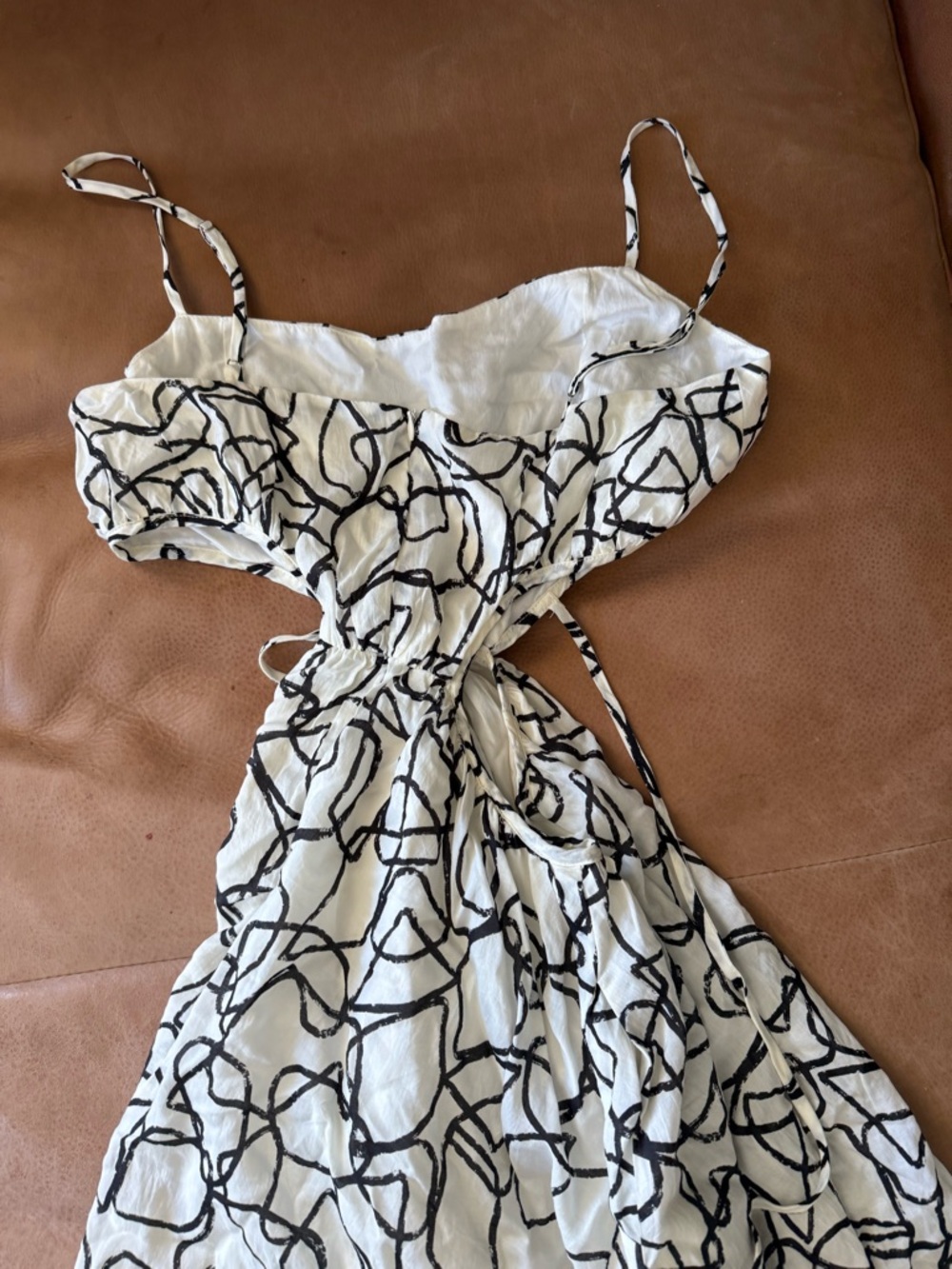 ASTR THE LABEL Sanger Cut Out Maxi Dress - Sketch Black & White Size Large - Picture 11 of 12